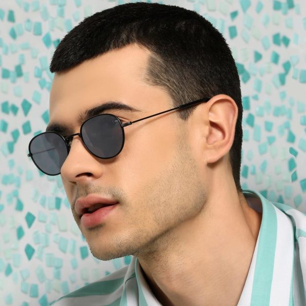 john-jacobs-jj-s12810-c1-sunglasses_7i5a6056_lk_theme1_9869ee8c-3a6a-4617-8060-1fd99fde49f7