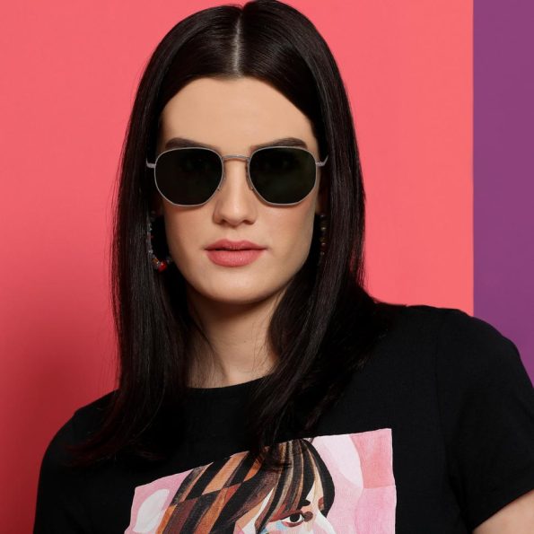 vincent-chase-vc-s12917-c3-sunglasses_7i5a7808_lk_fl2_1_330e9140-833d-4e45-86b1-ccdf02998ce6