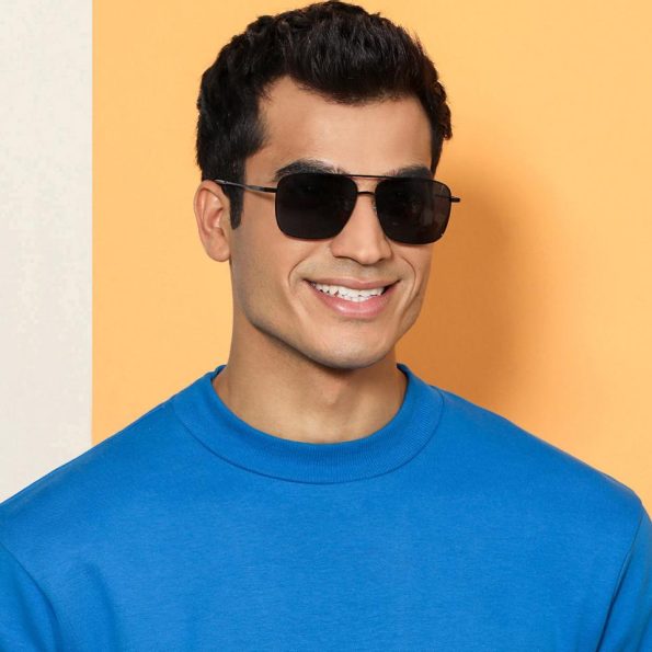 vincent-chase-vc-s13118-c2-sunglasses_7i5a8499_1_d6774d71-10ef-45af-91c3-c5f0a290f143